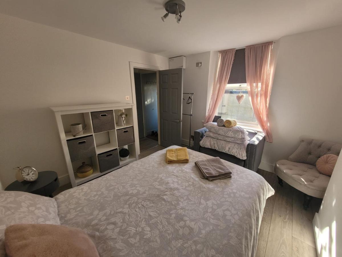 מארגייט Entire Apartment With Sun Filled Private Garden מראה חיצוני תמונה