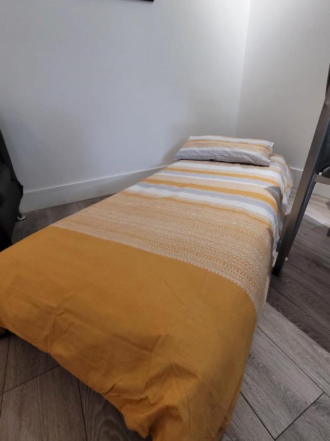 מארגייט Entire Apartment With Sun Filled Private Garden מראה חיצוני תמונה